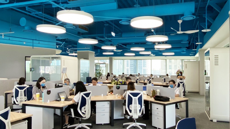 透過高雄據點的「AUO解決方案研發中心」建置，期強化南部人才的延攬及培育